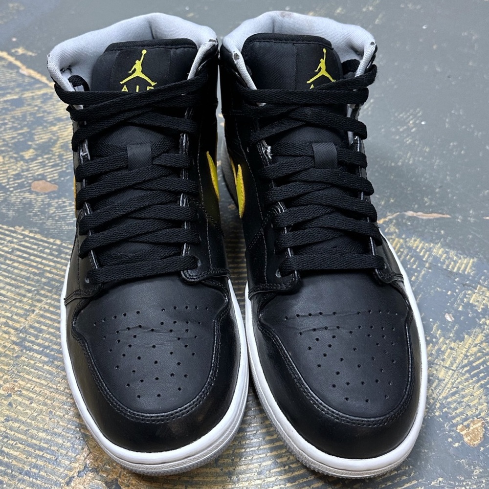 Nike Air Jordan 1 Mid Yellow 554724-070 9.5 Black Del Sol - Picture 5 of 11
